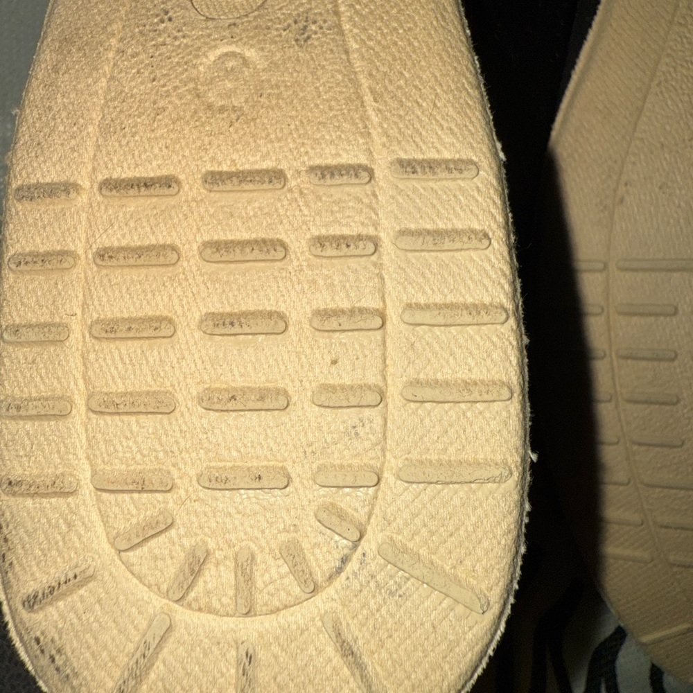 Foamtreads Black Velvety Slippers - Picture 7 of 15